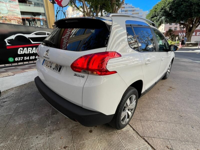 PEUGEOT 2008 Style 1.6 BlueHDi 100 5p.