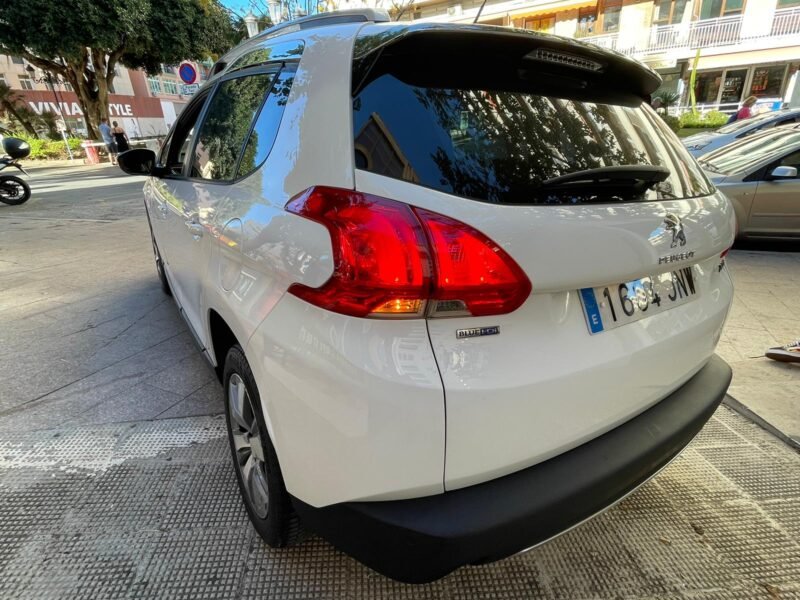 PEUGEOT 2008 Style 1.6 BlueHDi 100 5p.