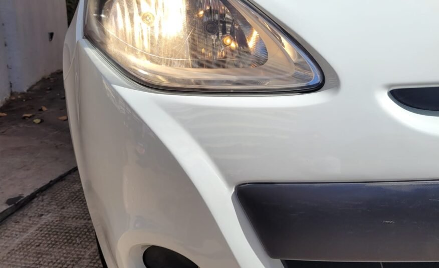 RENAULT Clio 1.2