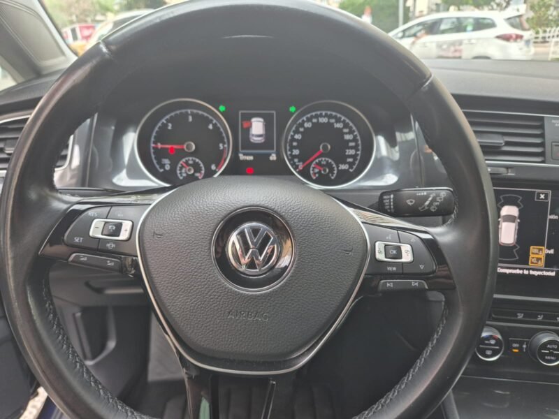 VOLKSWAGEN Golf ADVANCE 1.6 TDI