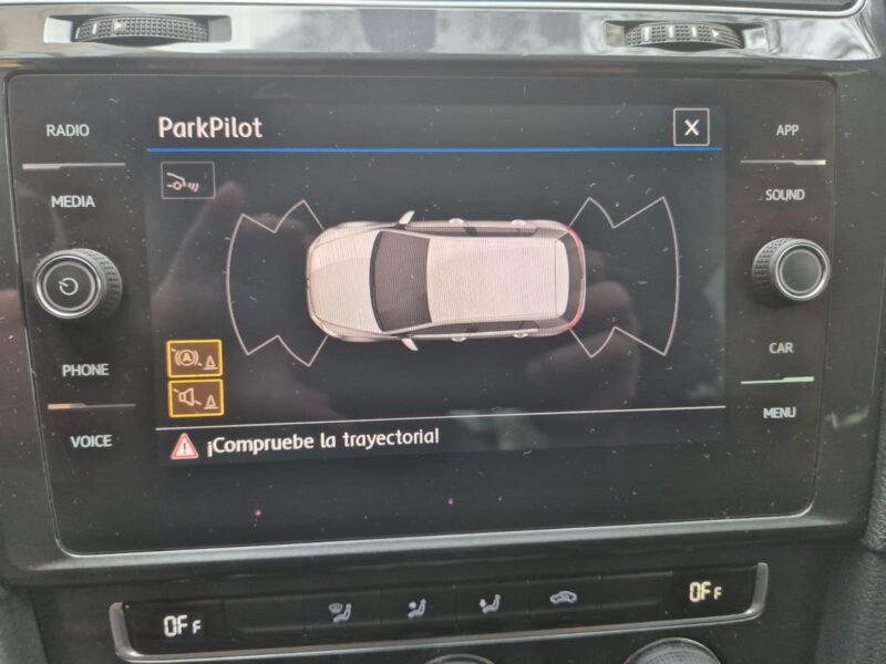 VOLKSWAGEN Golf ADVANCE 1.6 TDI