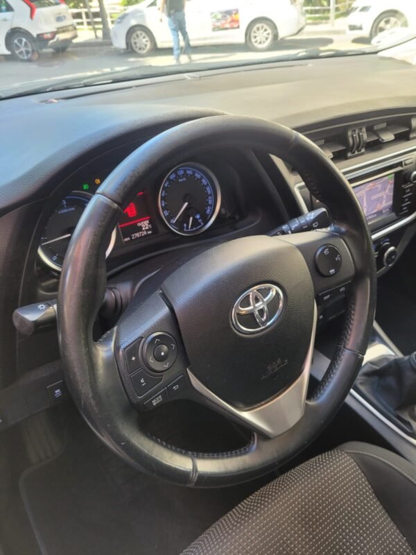 TOYOTA AURIS TOURING SPORT ACTIVE