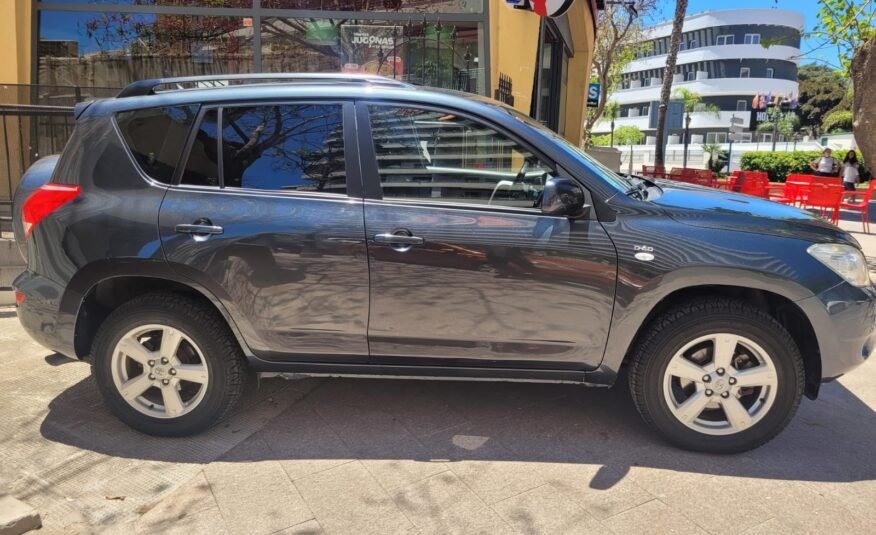 TOYOTA RAV4 2,2 D EXECUTIVE