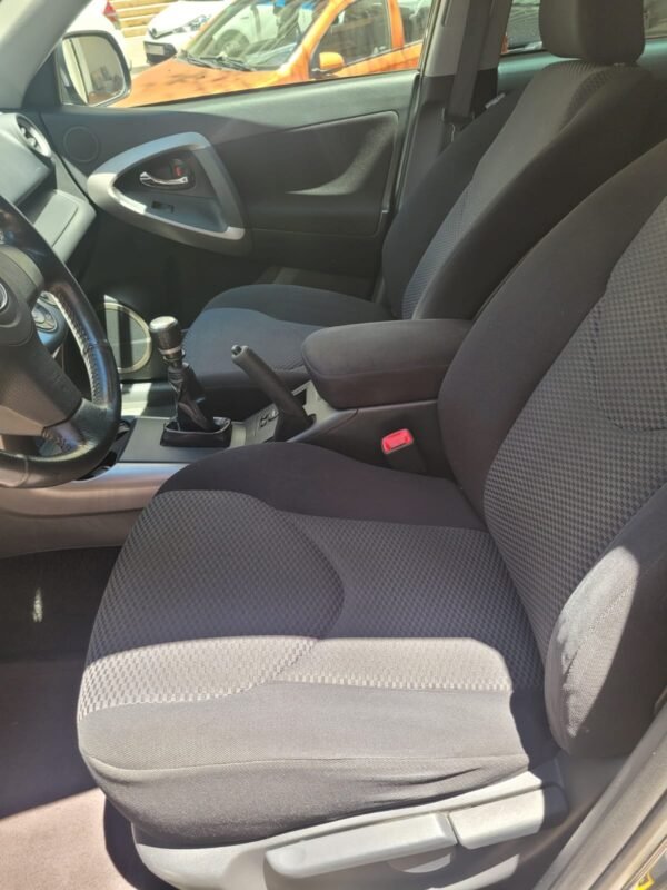 TOYOTA RAV4 2,2 D EXECUTIVE