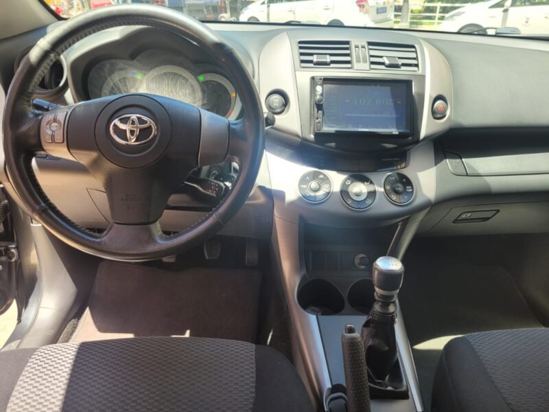 TOYOTA RAV4 2,2 D EXECUTIVE