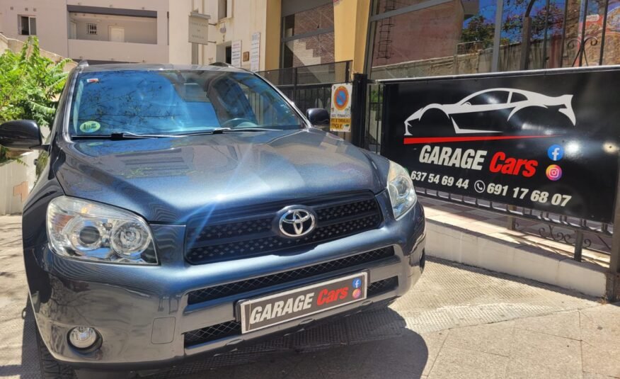 TOYOTA RAV4 2,2 D EXECUTIVE