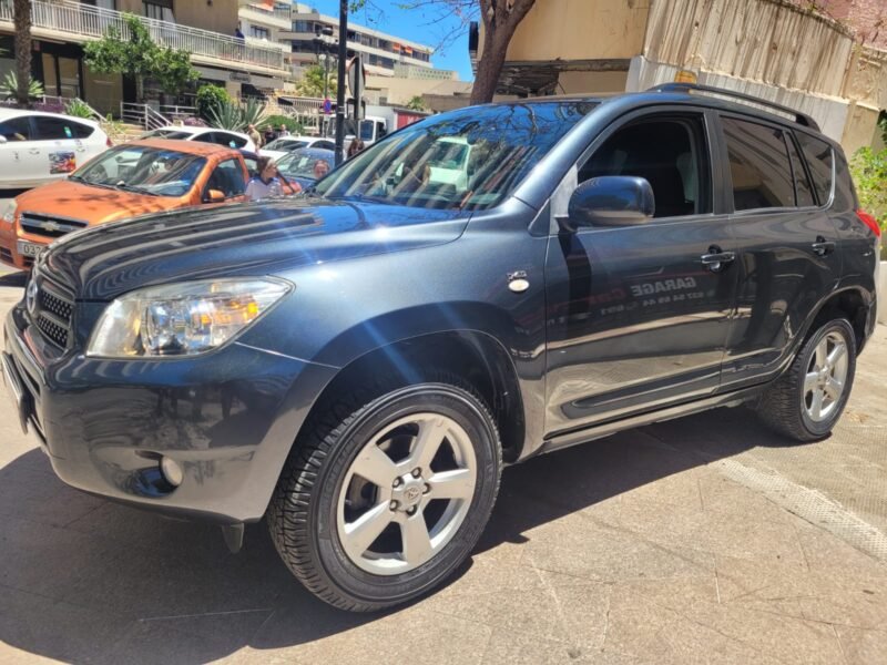 TOYOTA RAV4 2,2 D EXECUTIVE