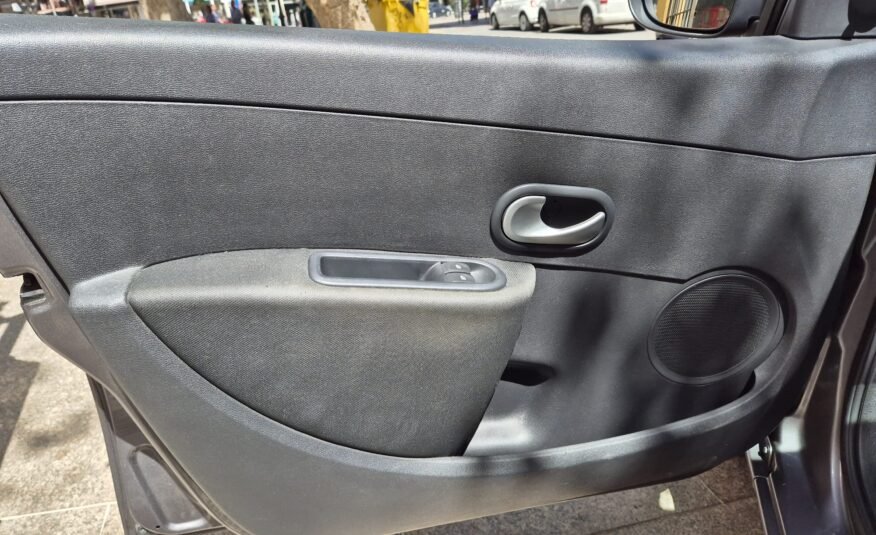 RENAULT Clio 1.2
