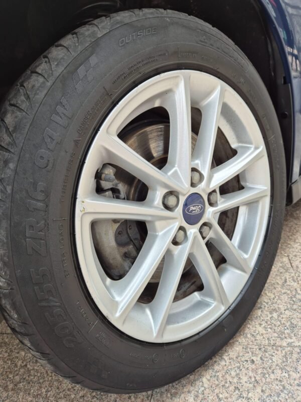 FORD Grand Cmax TREND