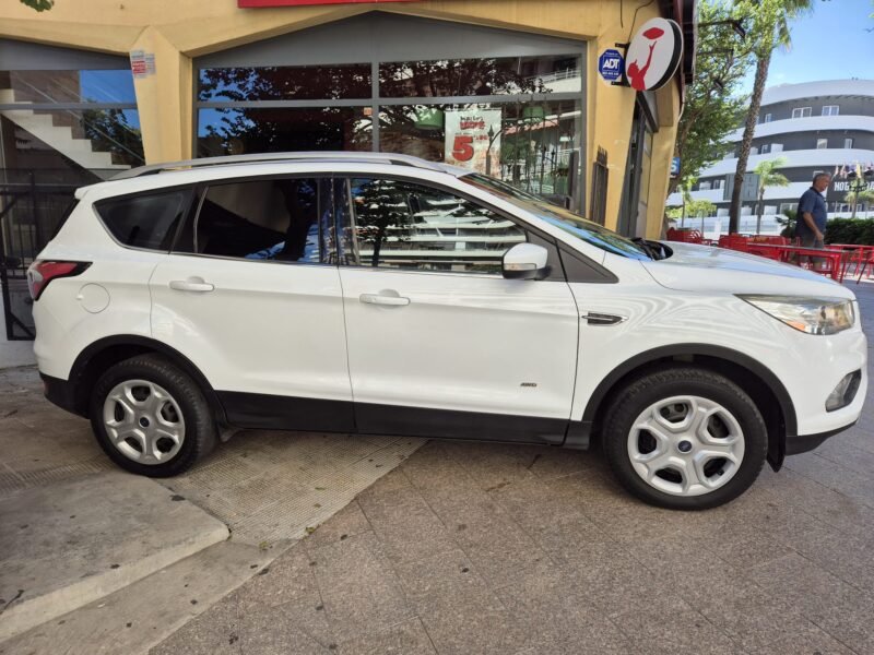 FORD Kuga trend 4×4