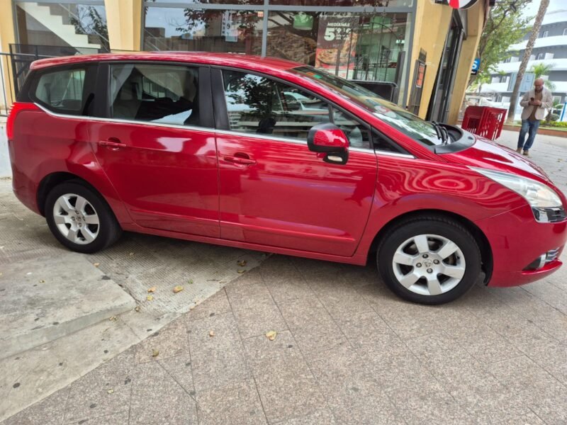 PEUGEOT 5008 Premiun