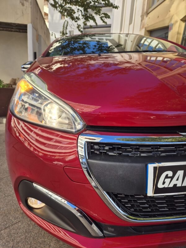 PEUGEOT 208 Style 1.6 BlueHDi