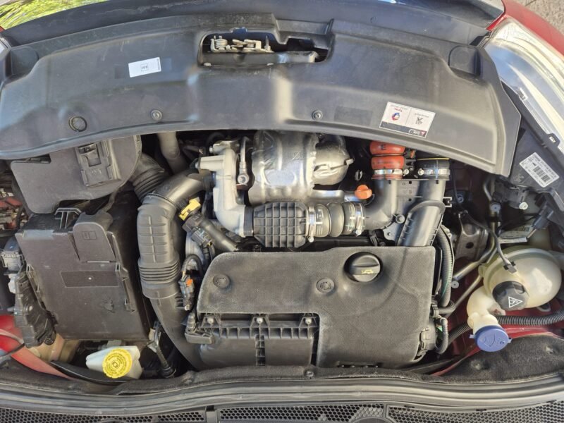 PEUGEOT 208 Style 1.6 BlueHDi