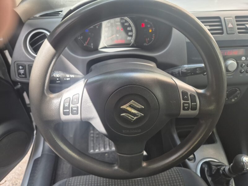 SUZUKI SWIFT 1.3 DDSI GLX