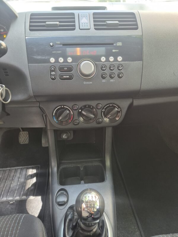 SUZUKI SWIFT 1.3 DDSI GLX