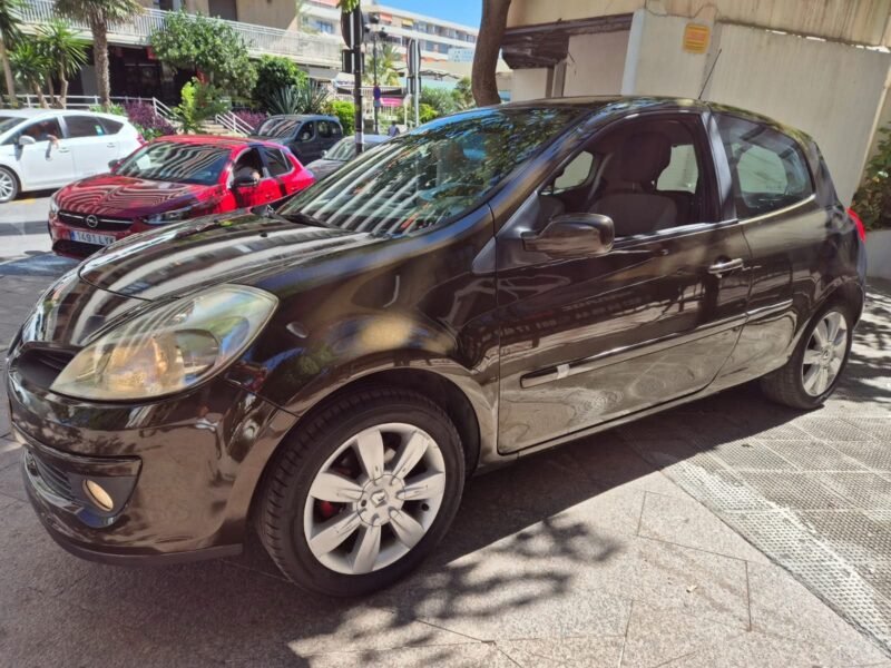 RENAULT Clio Dynamique 1.6