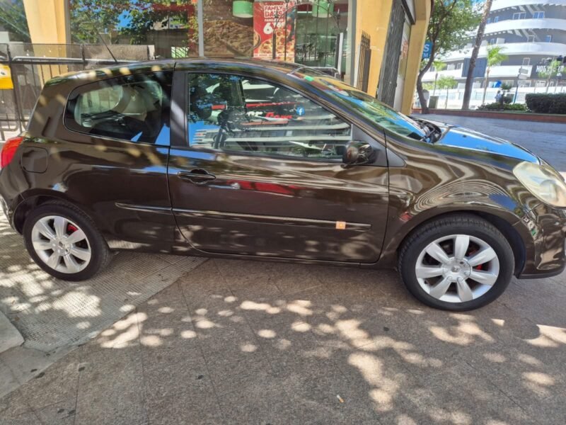 RENAULT Clio Dynamique 1.6