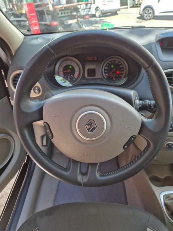 RENAULT Clio Dynamique 1.6