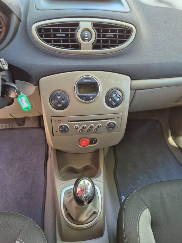 RENAULT Clio Dynamique 1.6