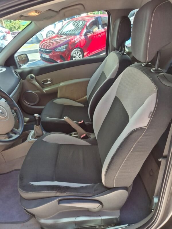 RENAULT Clio Dynamique 1.6