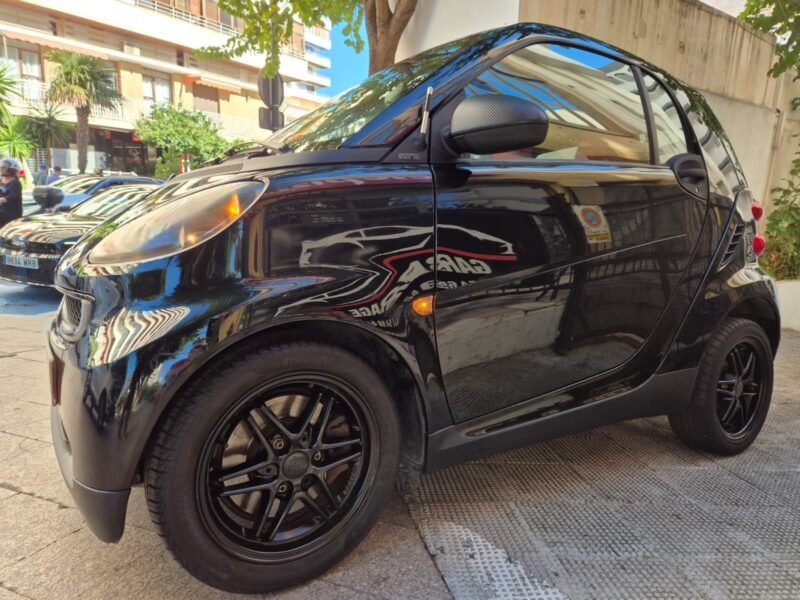 SMART Fortwo Coupe Black tie