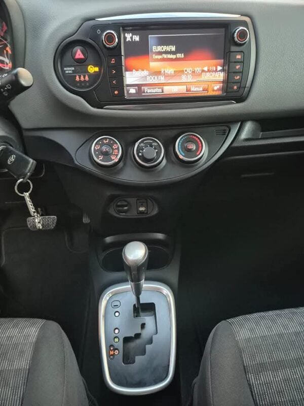 TOYOTA YARIS 1.3 Active