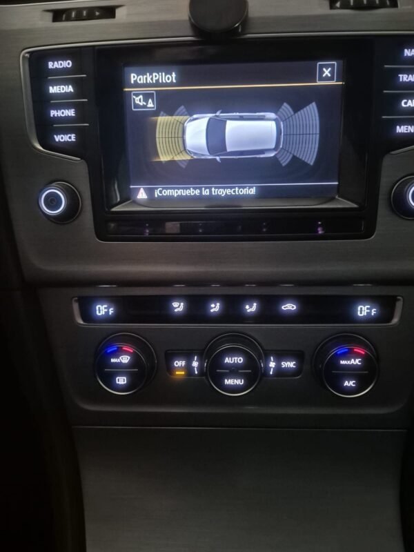 VOLKSWAGEN Golf VII ADVANCE 1.6 TDI