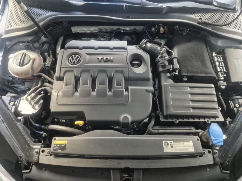 VOLKSWAGEN Golf VII ADVANCE 1.6 TDI