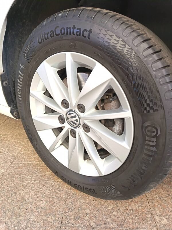 VOLKSWAGEN Golf Sportvan Advance 1.6 Diesel