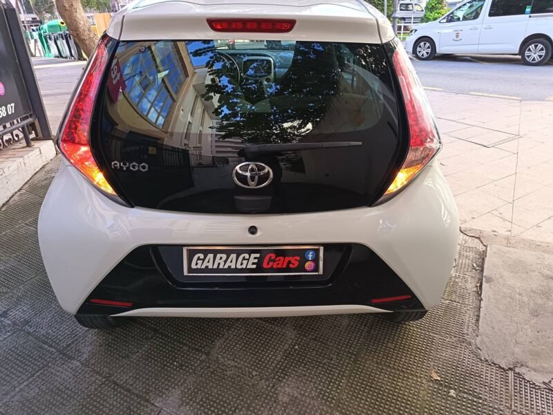 TOYOTA Aygo X.play .0