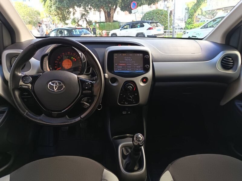 TOYOTA Aygo X.play .0