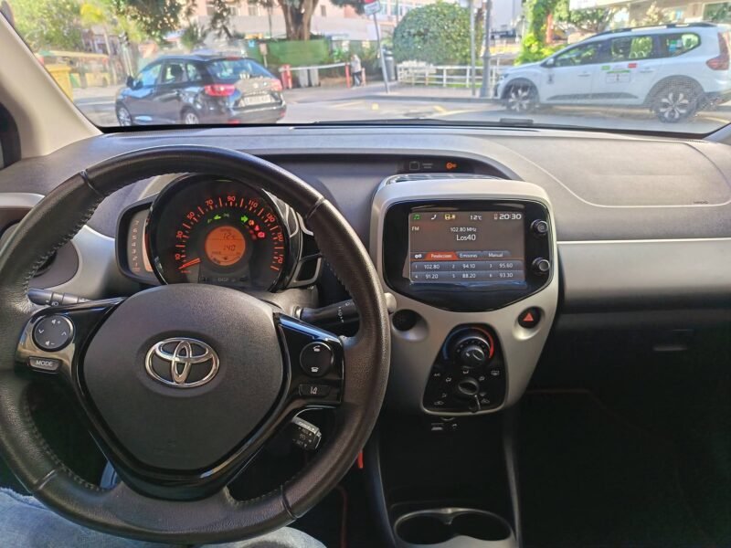 TOYOTA Aygo X play