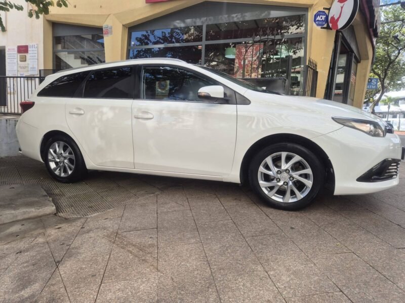 TOYOTA Auris Touring Active