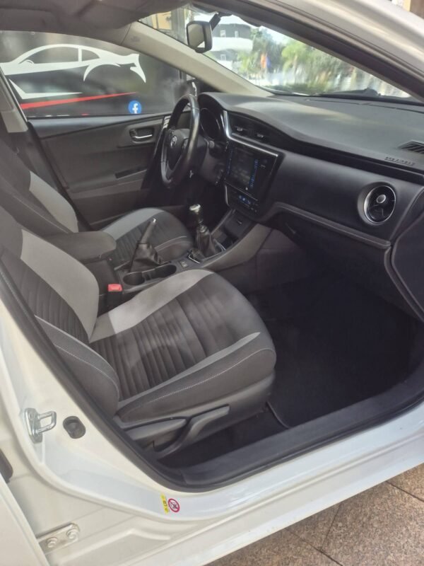 TOYOTA Auris Touring Active