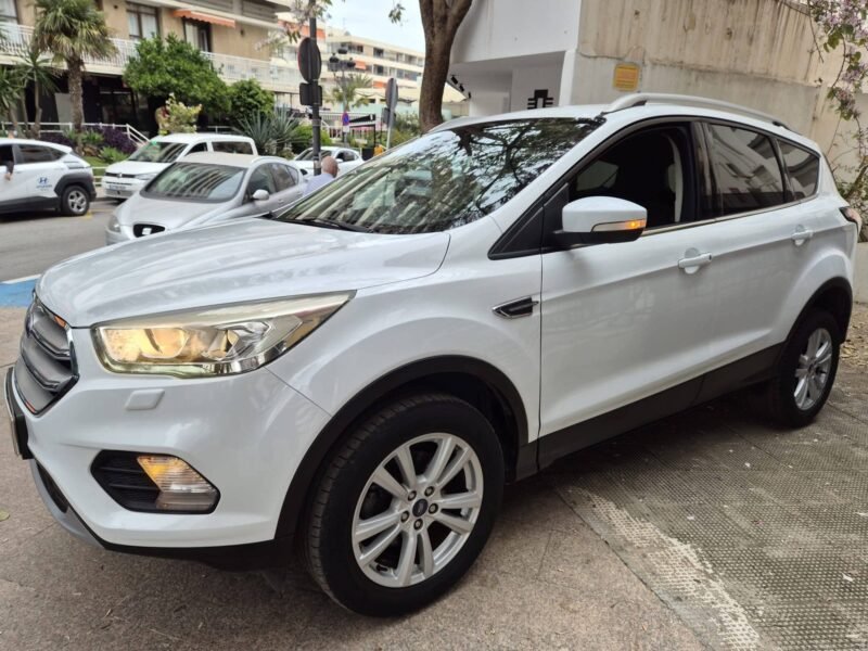 FORD Kuga 1.5 ecoboost titanium