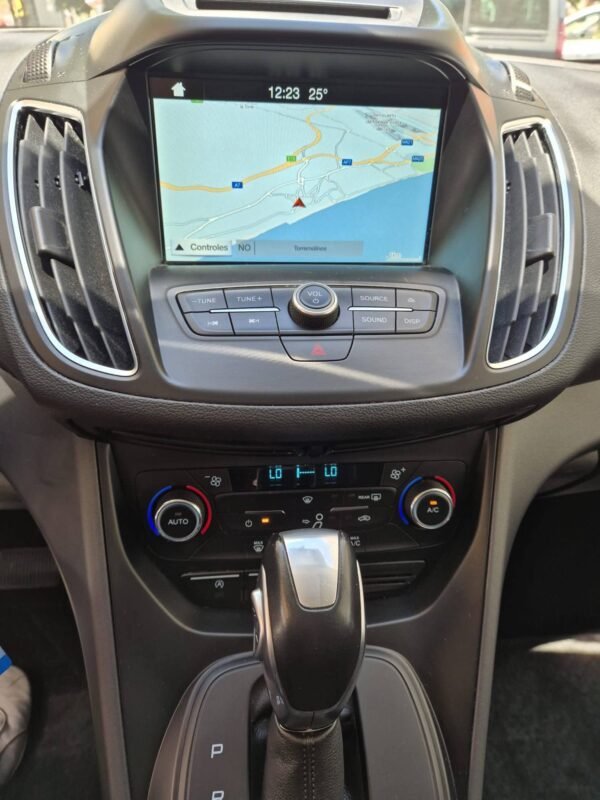 FORD CMax TITANIUM