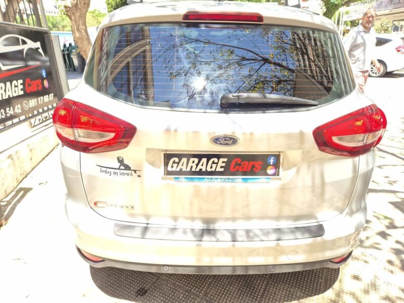 FORD CMax TITANIUM