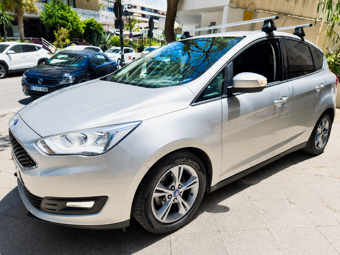 FORD CMax TITANIUM
