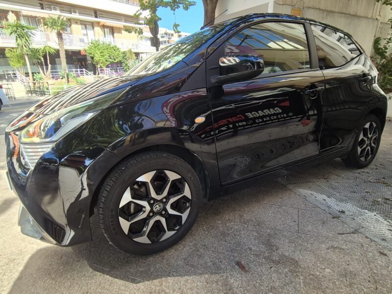 TOYOTA Aygo X wave