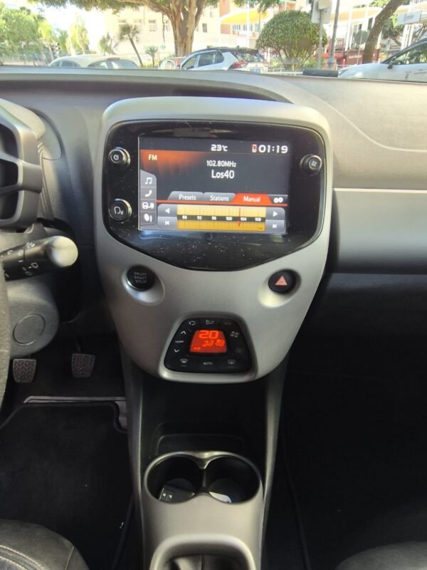 TOYOTA Aygo X wave