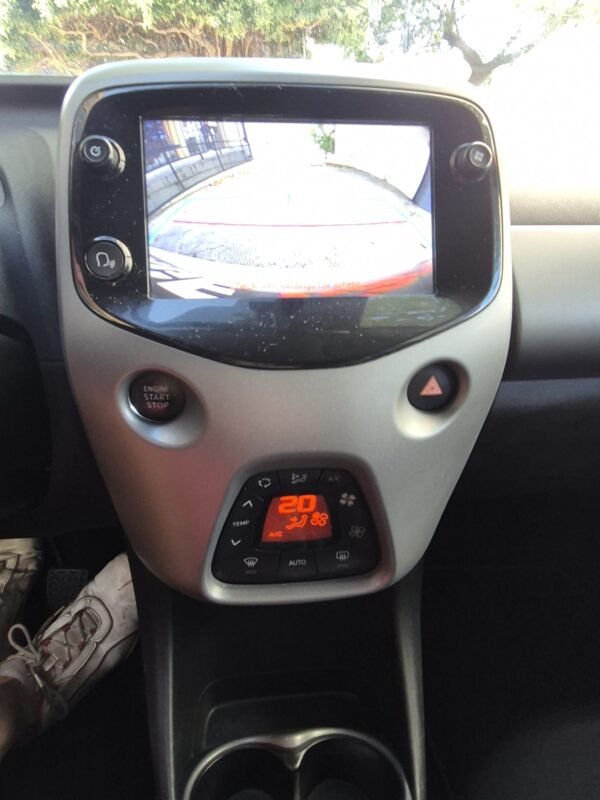 TOYOTA Aygo X wave